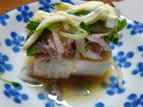 サバ缶とオニオンの豆腐サラダ